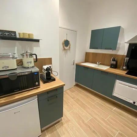 Comedy: Heart Of Town Facing The Na Region Poitiers