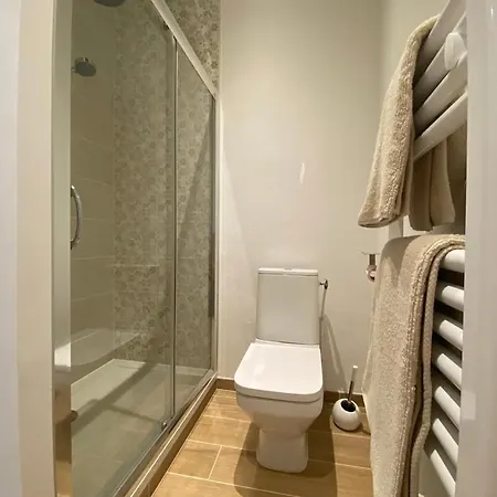 Comedy: Heart Of Town Facing The Na Region *