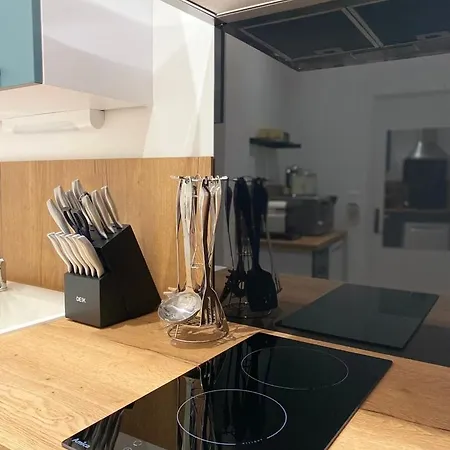 Comedy: Heart Of Town Facing The Na Region *