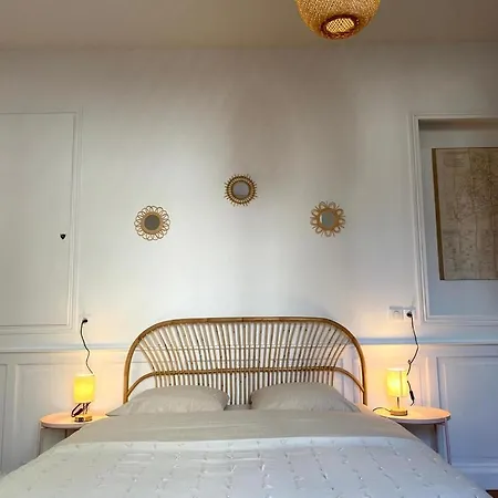 Comedy: Heart Of Town Facing The Na Region Poitiers