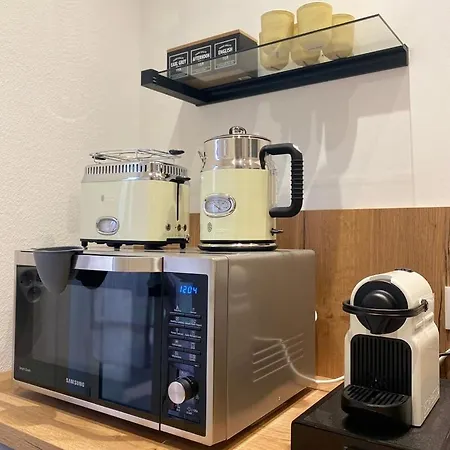 Apartment Comedy: Heart Of Town Facing The Na Region *