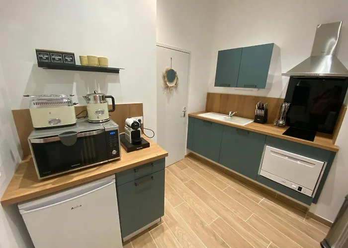 Comedy: Heart Of Town Facing The Na Region Poitiers