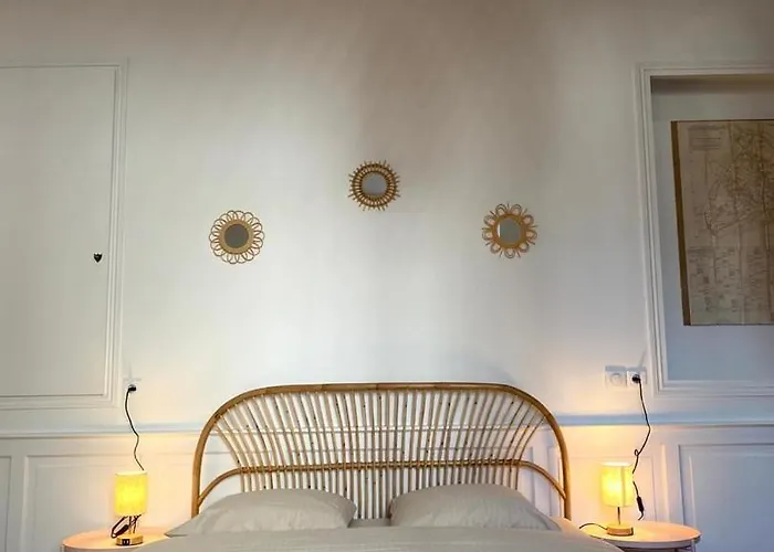 Comedy: Heart Of Town Facing The Na Region Poitiers