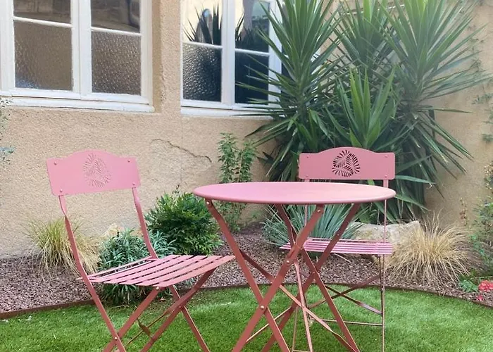 Comedy: Heart Of Town Facing The Na Region * Poitiers